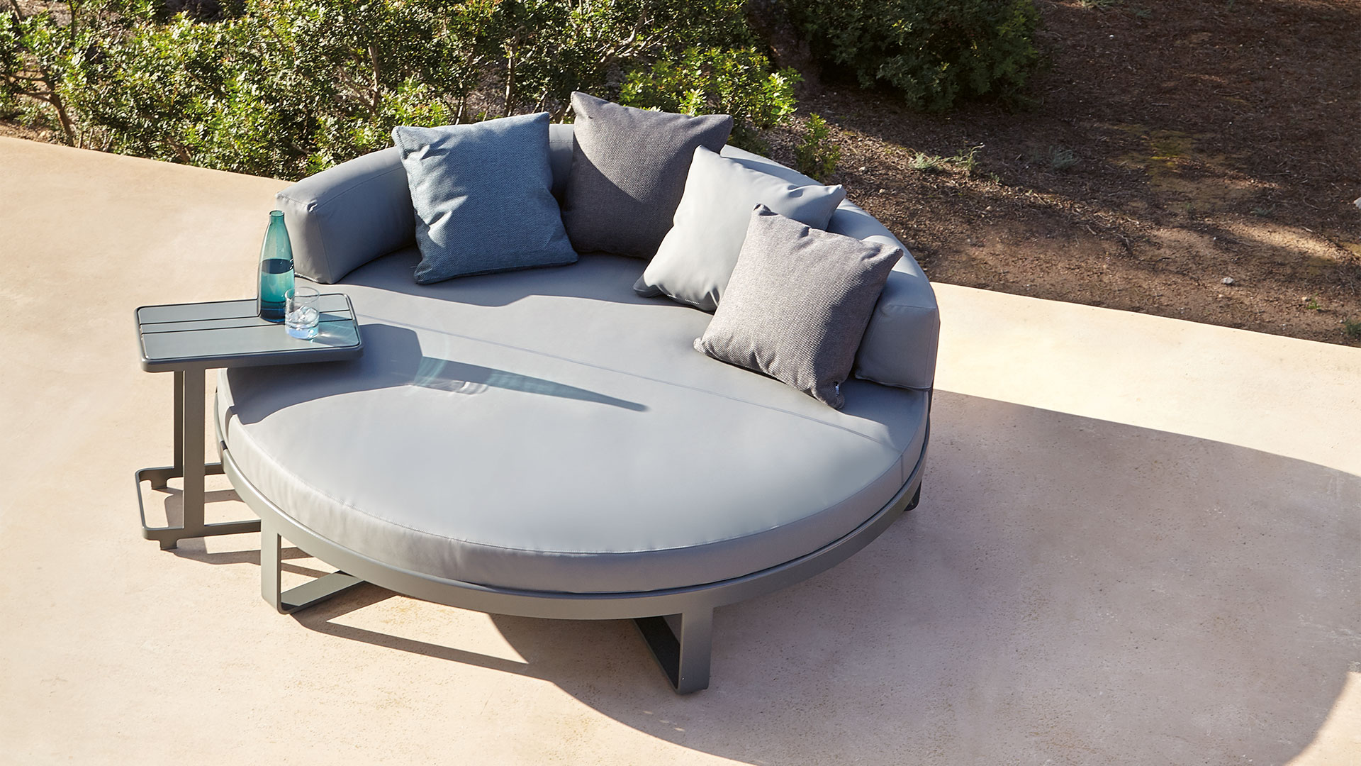 flat-round-chill-bed-product-gallery-horizontal-2